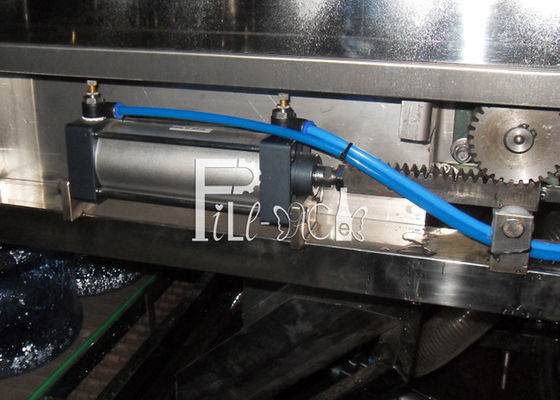 450BPH máquina de rellenar del tarro de 20 litros proveedor