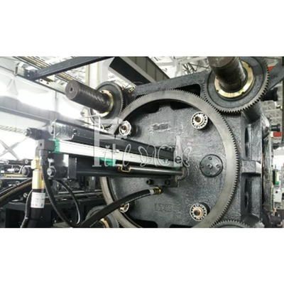 Máquina plástica horizontal del moldeo a presión del objeto semitrabajado 2600KN para el servo del cubo del ANIMAL DOMÉSTICO conducido proveedor