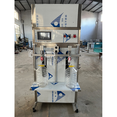 Máquina de llenado de botellas líquidas lineales semiautomáticas Aceite esencial de agua mineral proveedor
