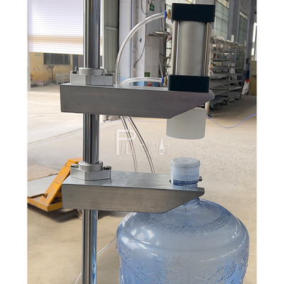 Botella plástica automática 3 galones 5 galones equipo de la máquina del agua embotellada de 20 litros que capsula para la máquina de rellenar del galón proveedor