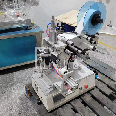 Rotulador adhesivo semiautomático del equipo de la máquina de etiquetado de la etiqueta engomada para los lados cuadrados de la botella 3 o el círculo de la botella redonda proveedor