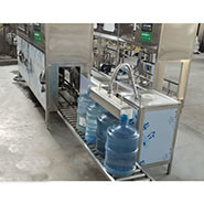 Línea de relleno del galón sanitario de 18.9L Monoblock 120 BPH proveedor