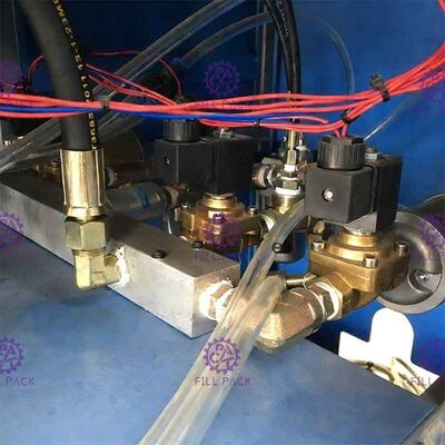 Una máquina plástica de la fabricación de la botella del calentador 120BPH proveedor