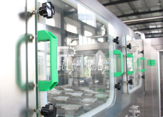 600BPH conducido mecánico embotelladora del agua de 5 galones proveedor
