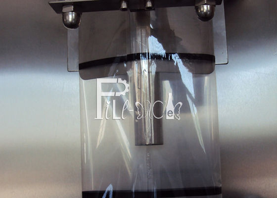 Máquina de rellenar del agua neumática de la bolsita de 2200 bolsas/H proveedor