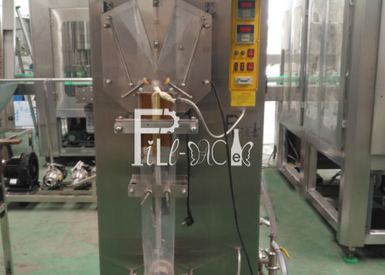 Máquina de rellenar del agua de la bolsita de la película 2000BPH del PE proveedor