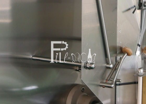 Máquina de rellenar de aislamiento trasera del agua de la bolsita 1800BPH proveedor