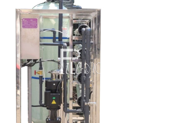 Planta del RO del agua potable 2000 LPH con el esterilizador ULTRAVIOLETA proveedor