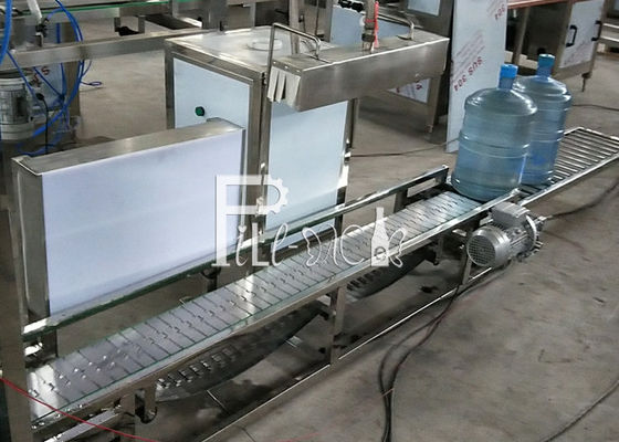 máquina de rellenar del galón de 270×490m m con el túnel del encogimiento de la etiqueta proveedor