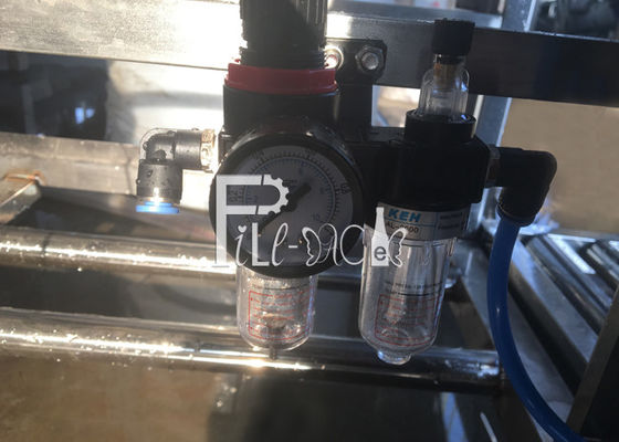 Tarro auto que carga la máquina de rellenar del agua potable SUS304 proveedor