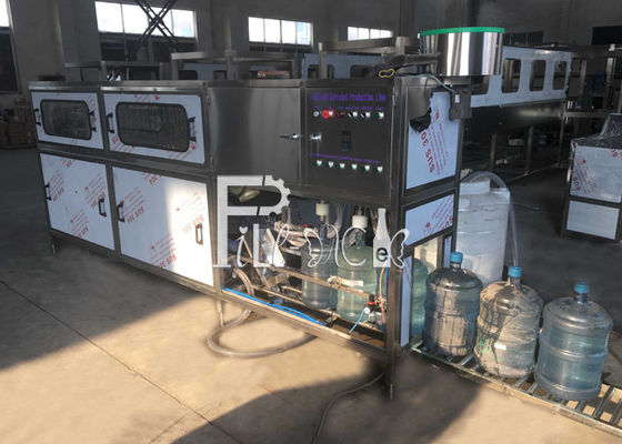 Tarro auto que carga la máquina de rellenar del agua potable SUS304 proveedor