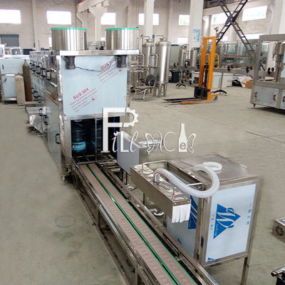 El transportador de correa hizo salir la máquina de rellenar del barril de 300 BPH proveedor