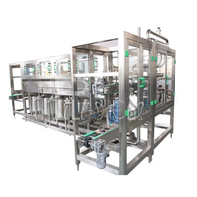 Línea automática completa 600BPH cuatro máquina de rellenar del galón de Monoblock con la válvula de desbordamiento proveedor