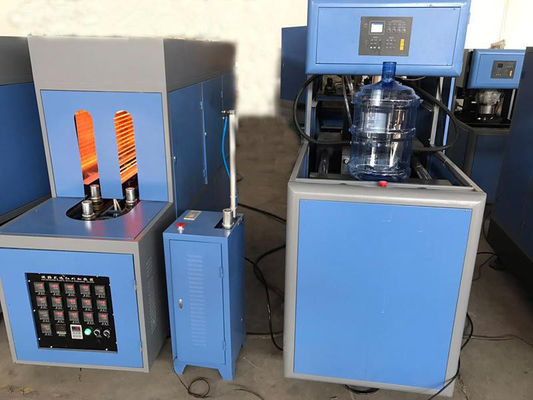 1 máquina que sopla de la botella del galón 1.0Mpa de la cavidad 3-5 con la máquina auxiliar proveedor