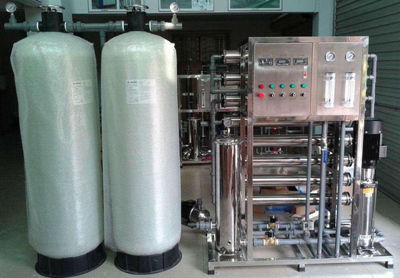 El tanque potable del filtro de la máquina FRP del tratamiento de aguas de la ósmosis reversa 3000lph proveedor