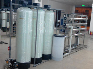 El tanque potable del filtro de la máquina FRP del tratamiento de aguas de la ósmosis reversa 3000lph proveedor
