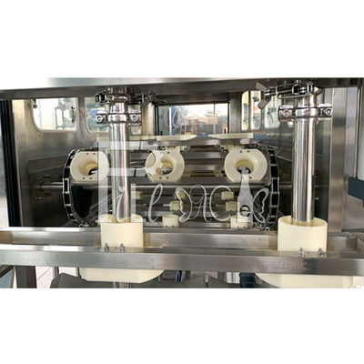 El capsular de relleno que se lava en botella automático del agua pura de la máquina de rellenar del galón 450BPH proveedor