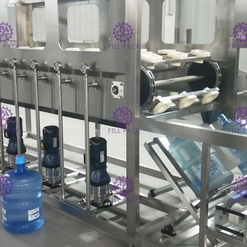 4600*2000*1800m m L tipo máquina de embotellado de 5 galones proveedor